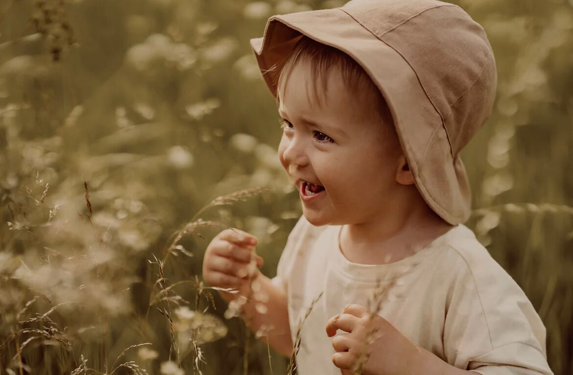 baby mocs / linen hat