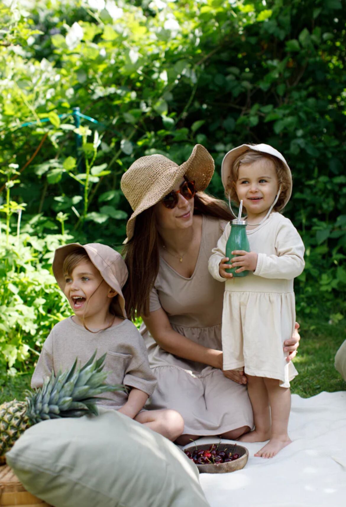 baby mocs / linen hat