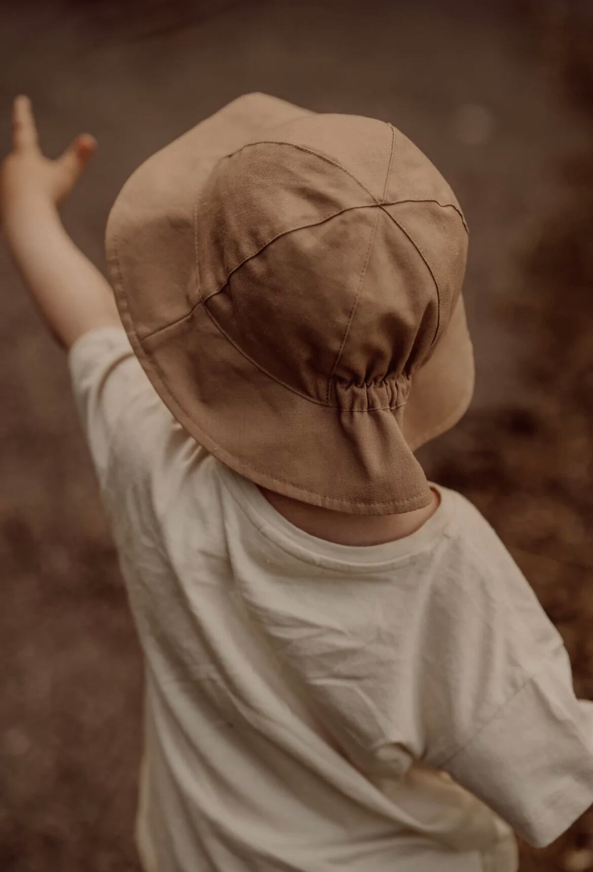 baby mocs / linen hat