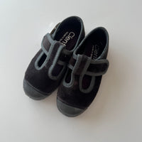 Cienta  / VELOUR T STRAP SHOES - gray / 977075
