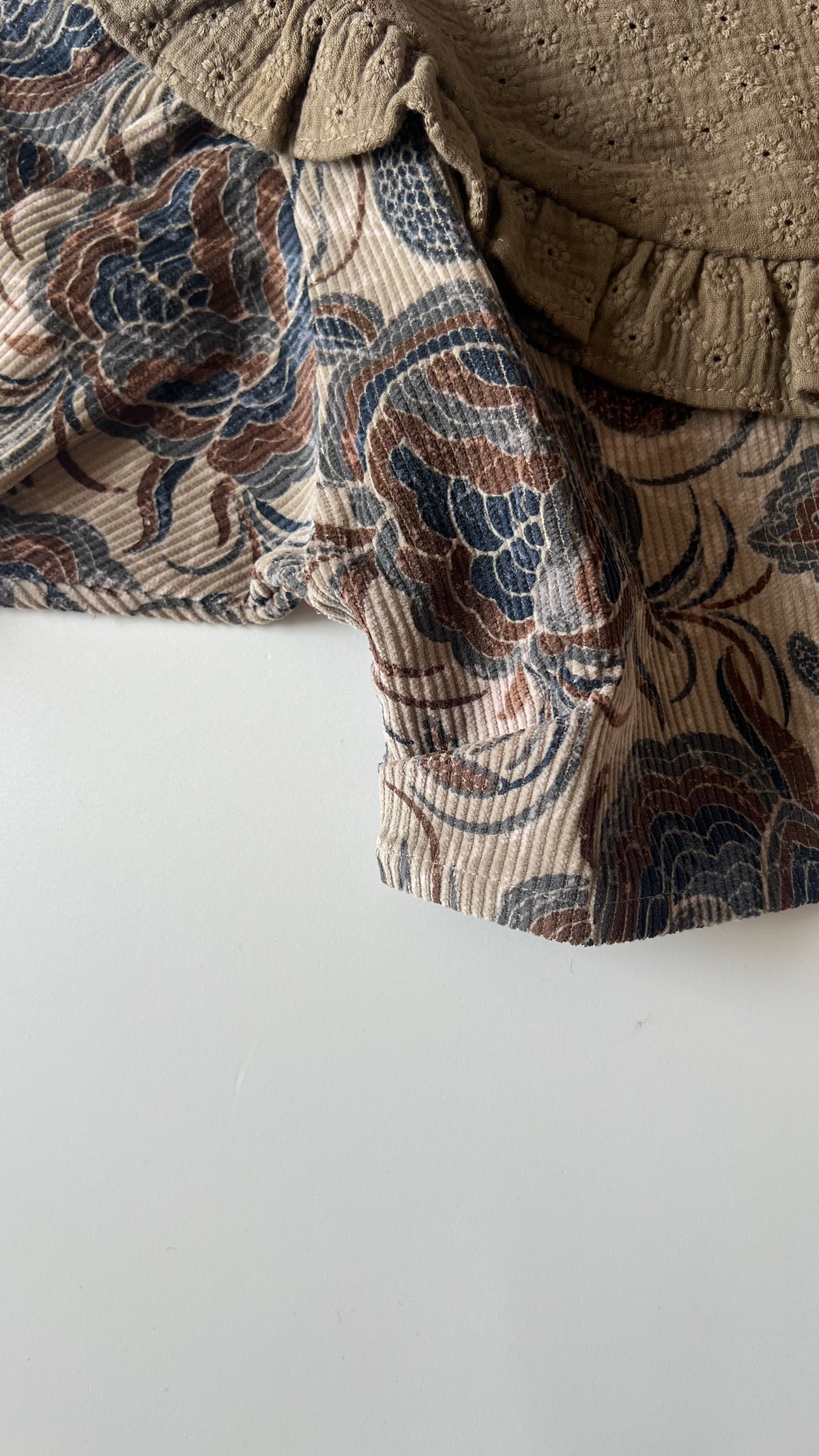 HELLO LUPO / Lacey Top - Vintage Flower/Beige Blossom