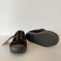 Cienta  / VELOUR T STRAP SHOES - brown / 977075