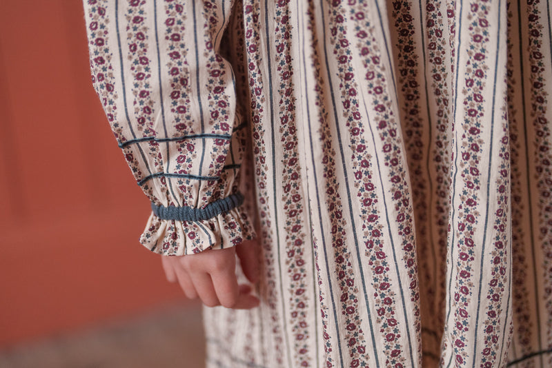Little Cotton Clothes / Elizabeth Smocked Dress in Mallory Floral